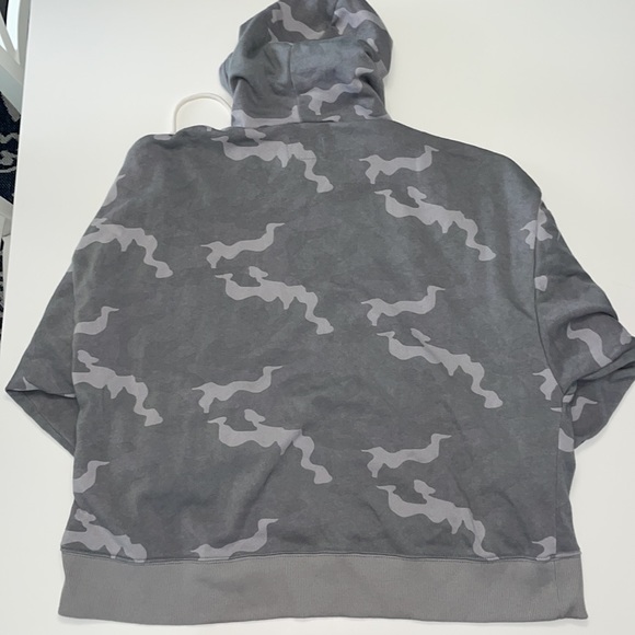 NWT American Eagle Oversized Camouflage Sweatshirt - Picture 7 of 7
